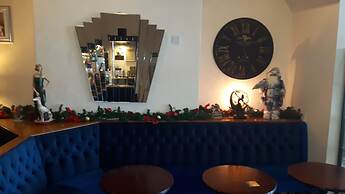 The Hotel Fame