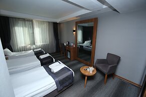 Grand Silay Hotel
