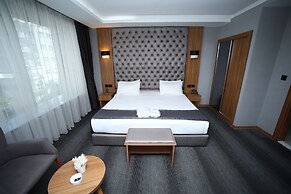 Grand Silay Hotel