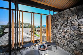 The Rock Hotel