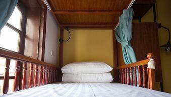 Halley Hostel
