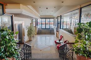 The Arkin Colony Hotel
