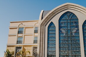 The Arkin Colony Hotel
