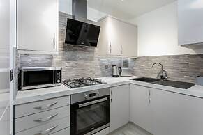 Forbes Retreat - Donnini Apartments