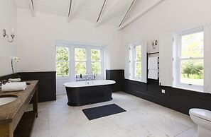 Arambrook Boutique Hotel