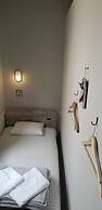 Little Barrel Guest House - Hostel