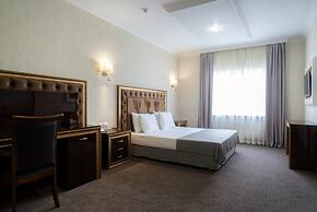 Business Hotel Mask