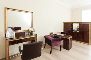 Business Hotel Mask