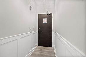 Elegant Downtown Apartments