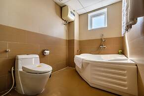 Baly Hotel