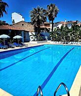 Dolphin Hotel
