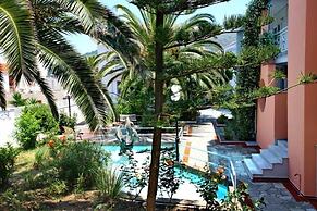 Dolphin Hotel