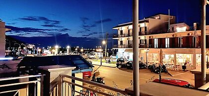 Dolphin Hotel