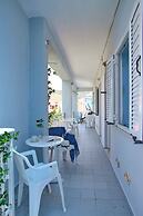 Dolphin Hotel