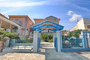 Dolphin Hotel