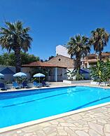 Dolphin Hotel