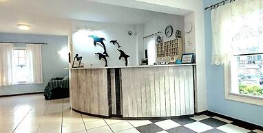 Dolphin Hotel