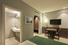 M Suite Hotel