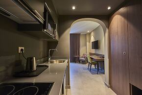 M Suite Hotel