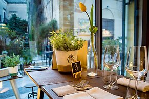 De Gregorio Suites