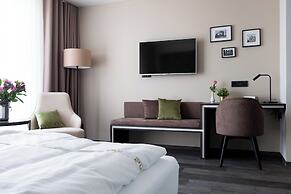 in2 The Boardinghouse