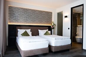 in2 The Boardinghouse
