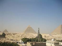 Three Bedroom Apartment With Pyramids View
