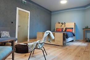 22B&B