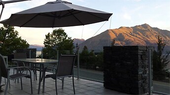 Lake Wakatipu Views