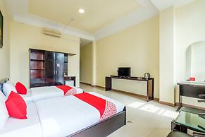 Coop's Hotel & Apartments