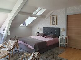 Manoir De Tireveste