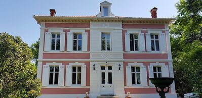 Manoir De Tireveste
