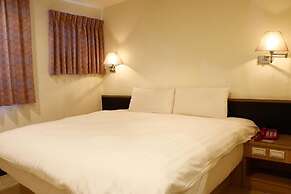 D.Y. Hotel