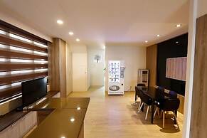 D.Y. Hotel