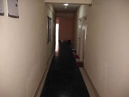 The Salvation Army Red  Shield Guest House - Hostel