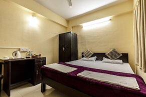 The Salvation Army Red  Shield Guest House - Hostel