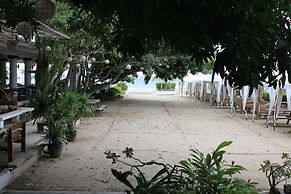Laiya White Cove Beach Resort