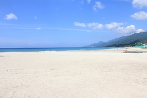 Laiya White Cove Beach Resort