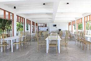 Laiya White Cove Beach Resort