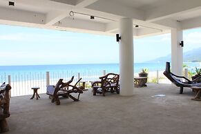 Laiya White Cove Beach Resort