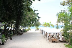 Laiya White Cove Beach Resort