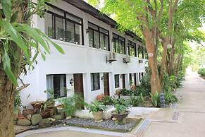 Laiya White Cove Beach Resort