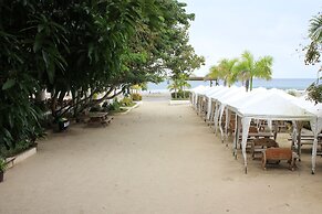 Laiya White Cove Beach Resort