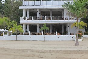 Laiya White Cove Beach Resort