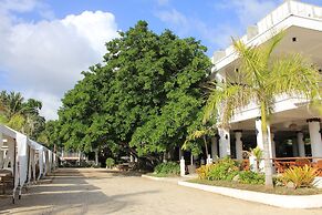Laiya White Cove Beach Resort