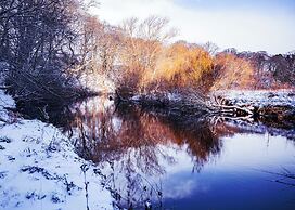 East Wing Apartment