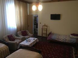 Jipek Joli Inn
