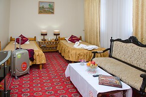 Jipek Joli Inn