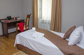 Jipek Joli Inn