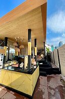 Blu Cabin Ari Stylish Gay Poshtel